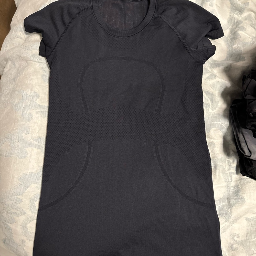 Lululemon Navy Blue Swiftly Tech Top